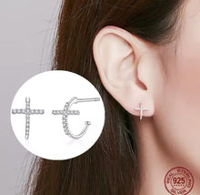 Cargar imagen en el visor de la galería, Shinning cross earrings
