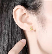 Cargar imagen en el visor de la galería, Aretes huevito y cubiertos
