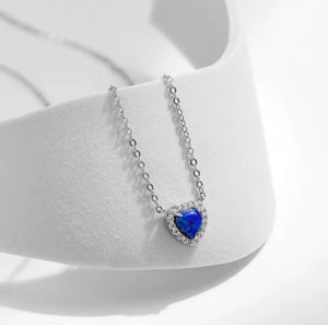 Collar corazón de ópalo