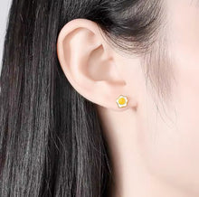 Cargar imagen en el visor de la galería, Aretes huevito y cubiertos
