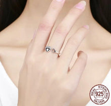 Cargar imagen en el visor de la galería, Anillo dos corazones
