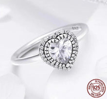 Cargar imagen en el visor de la galería, Anillo corazón de zirconia
