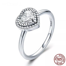 Cargar imagen en el visor de la galería, Anillo corazón de zirconia
