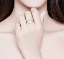 Cargar imagen en el visor de la galería, Anillo sol dorado

