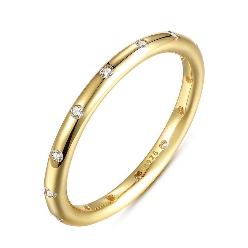 Anillo gold con zirconias