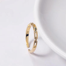 Cargar imagen en el visor de la galería, Anillo golden square buckle
