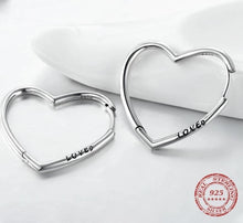 Cargar imagen en el visor de la galería, Heart Loved silver earrings
