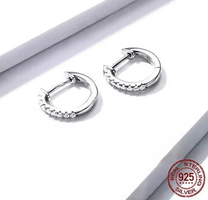 Mini arracada con zirconias plata