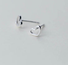 Cargar imagen en el visor de la galería, Mini corazón plata
