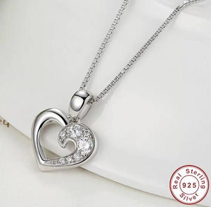 Gargantilla corazón con zirconias