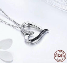 Cargar imagen en el visor de la galería, Gargantilla corazón negro con plata zirconia
