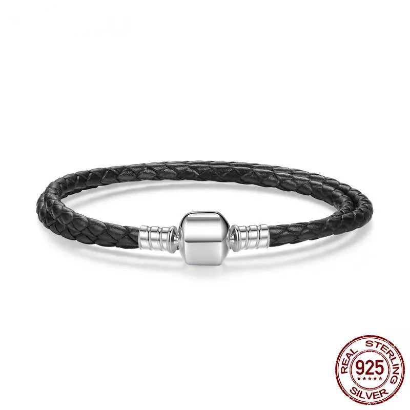 Brazalete de piel con broche de plata