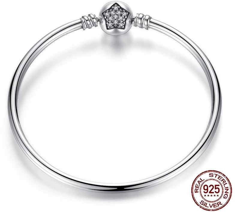 Brazalete con broche de estrella