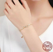 Cargar imagen en el visor de la galería, Pulsera oro, infinito, corazón y flecha
