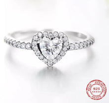 Cargar imagen en el visor de la galería, Anillo corazón de cristal
