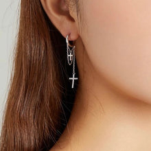 Cargar imagen en el visor de la galería, Shinning cross earrings
