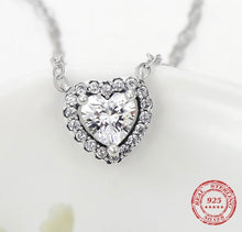 Cargar imagen en el visor de la galería, Collar corazón de cristal
