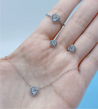 Cargar imagen en el visor de la galería, Anillo corazón de cristal
